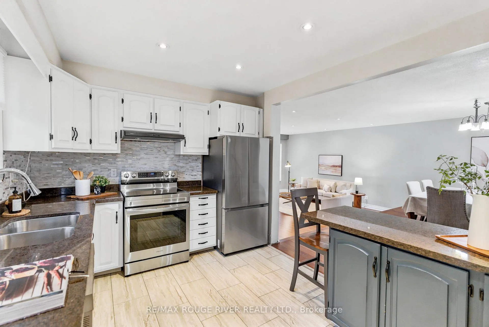 Photo 10 of 1125 Byron Street S, Whitby, Downtown Whitby — HOMEH