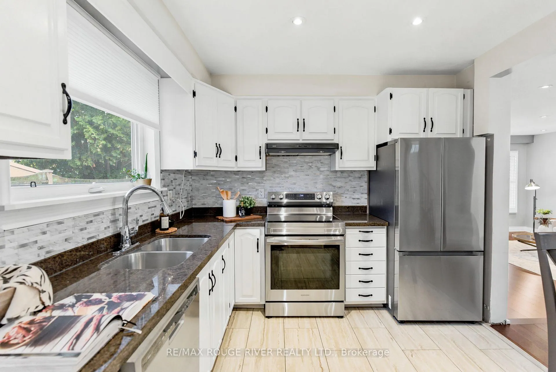 Photo 11 of 1125 Byron Street S, Whitby, Downtown Whitby — HOMEH