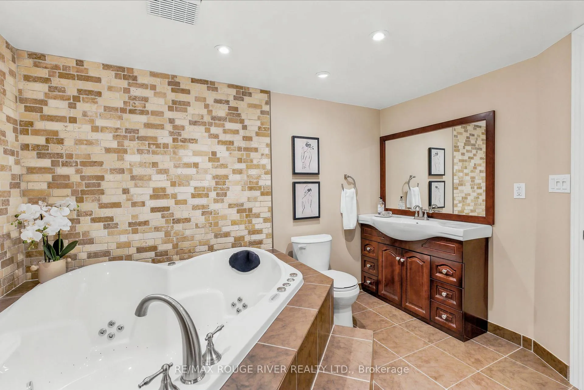 Photo 32 of 1125 Byron Street S, Whitby, Downtown Whitby — HOMEH