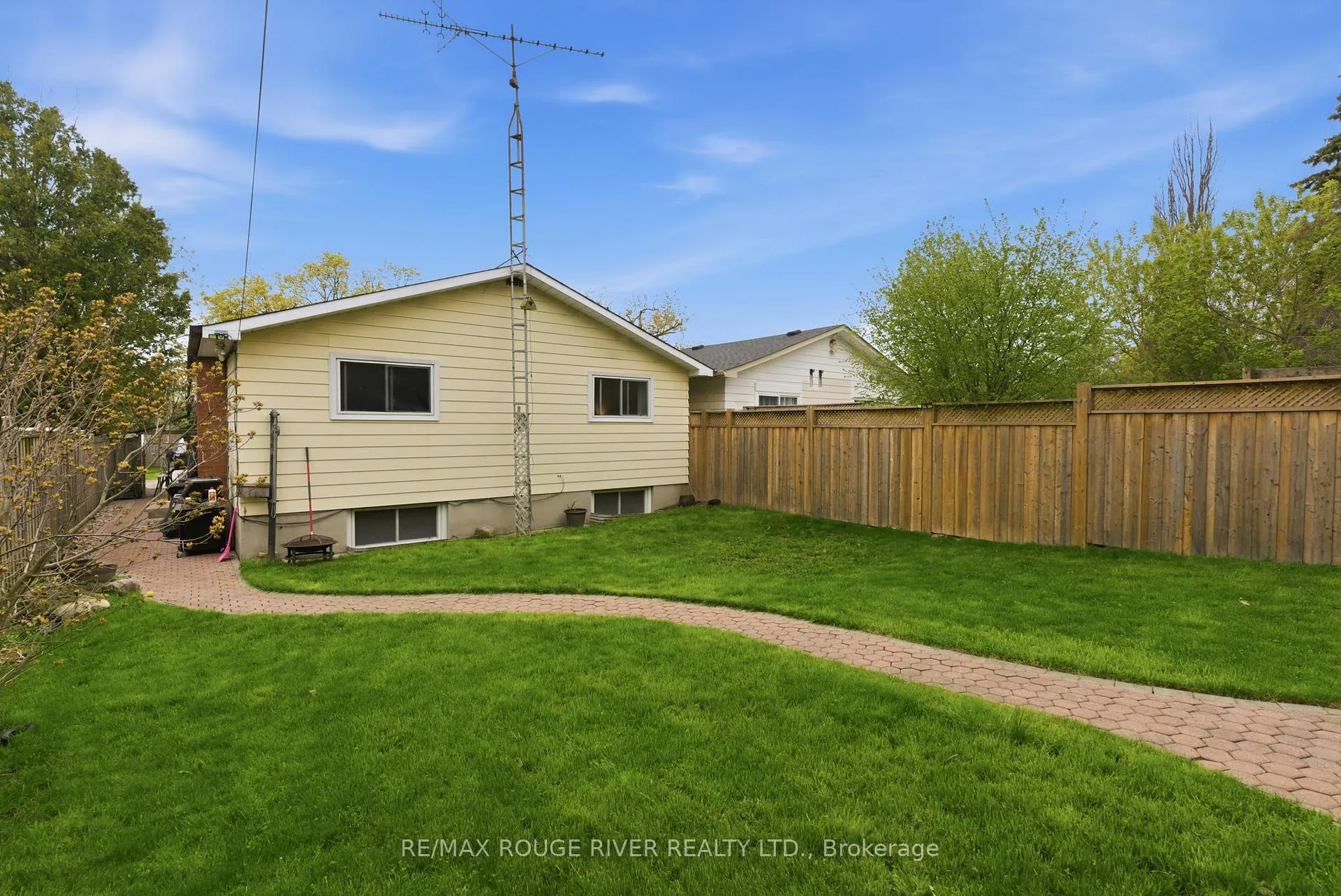 Photo 34 of 1125 Byron Street S, Whitby, Downtown Whitby — HOMEH