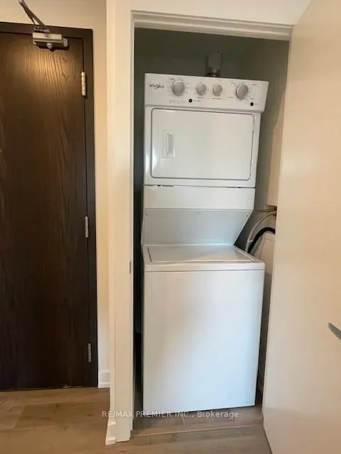 Photo 5 of Unit 806, 56 Lakeside Terrace, Barrie, Little Lake — HOMEH