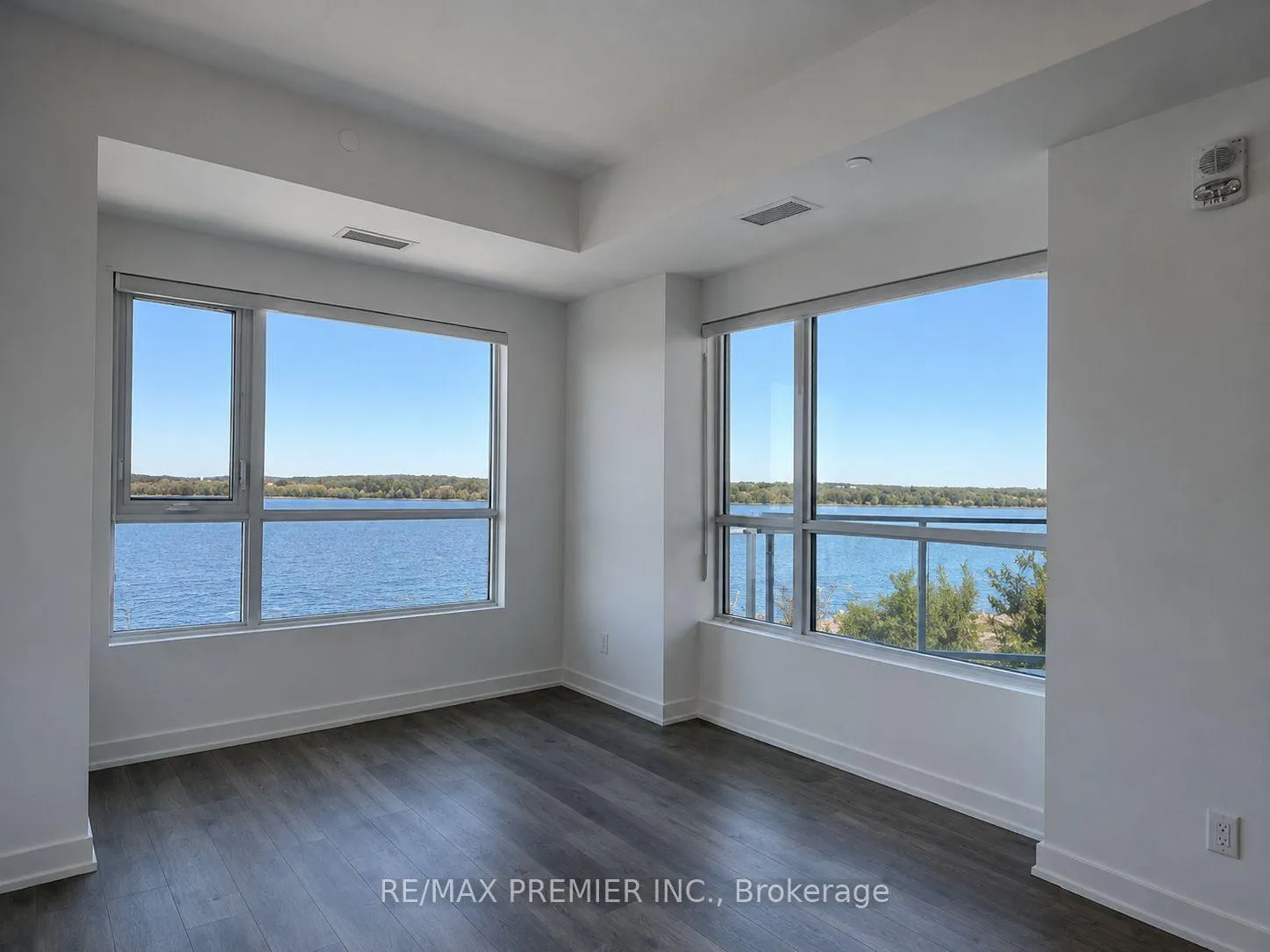Photo 9 of Unit 806, 56 Lakeside Terrace, Barrie, Little Lake — HOMEH