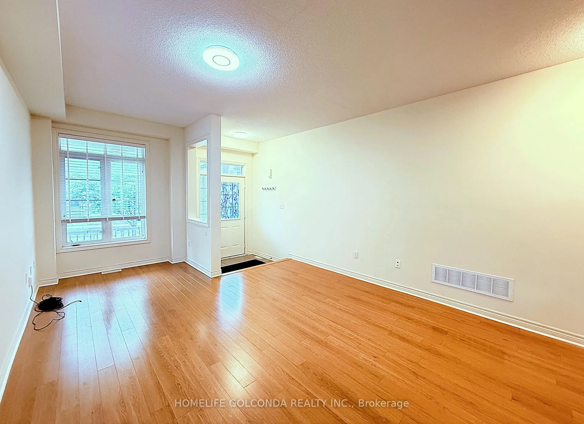 Photo 2 of 21 Chokecherry Crescent, Markham, Wismer — HOMEH