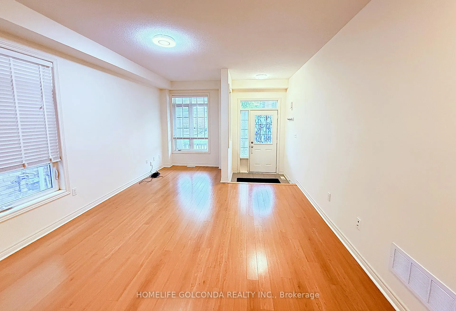 Photo 4 of 21 Chokecherry Crescent, Markham, Wismer — HOMEH