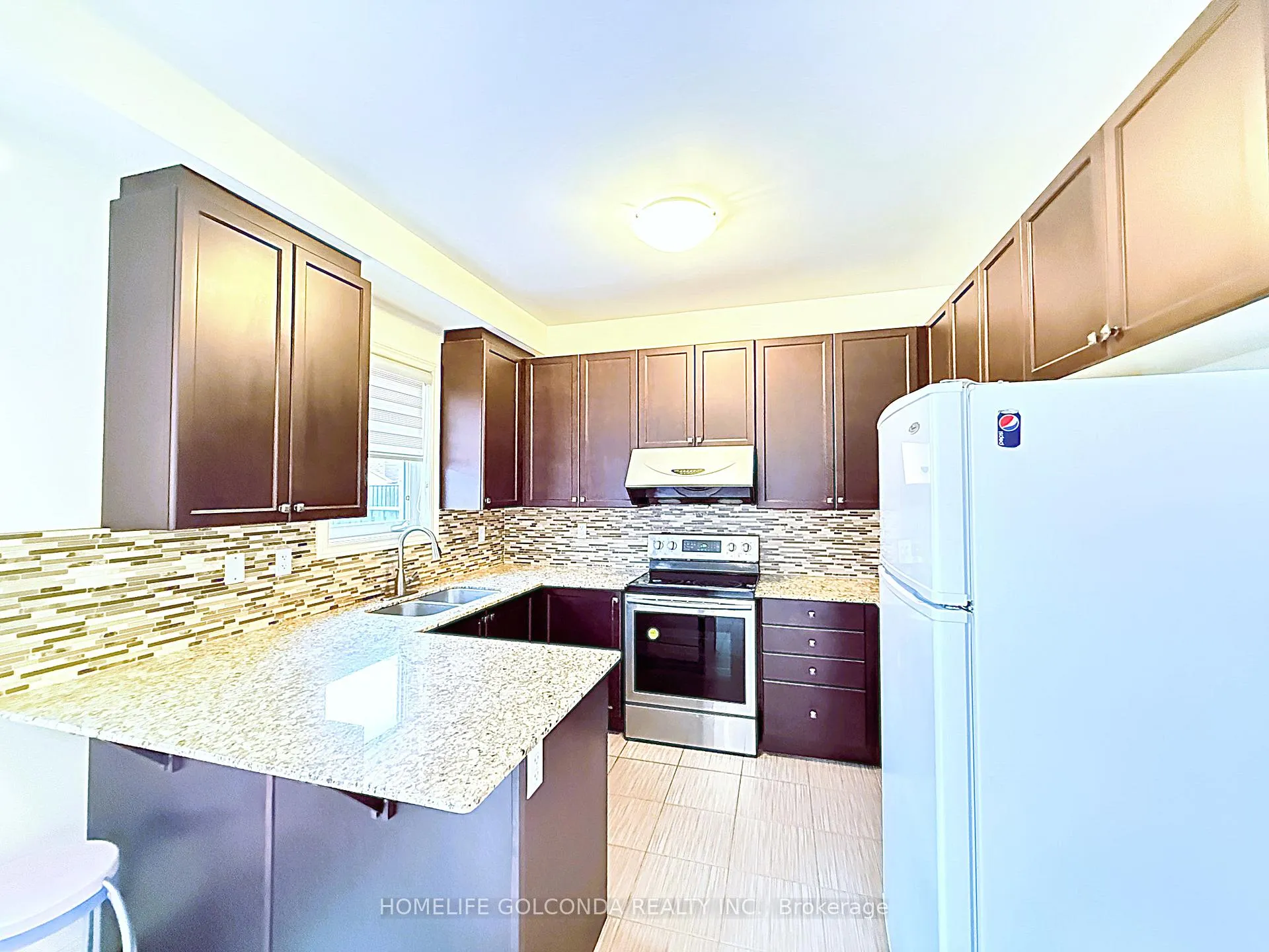 Photo 6 of 21 Chokecherry Crescent, Markham, Wismer — HOMEH