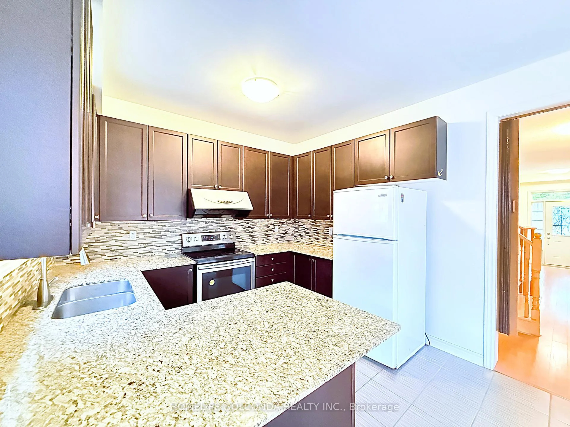 Photo 7 of 21 Chokecherry Crescent, Markham, Wismer — HOMEH