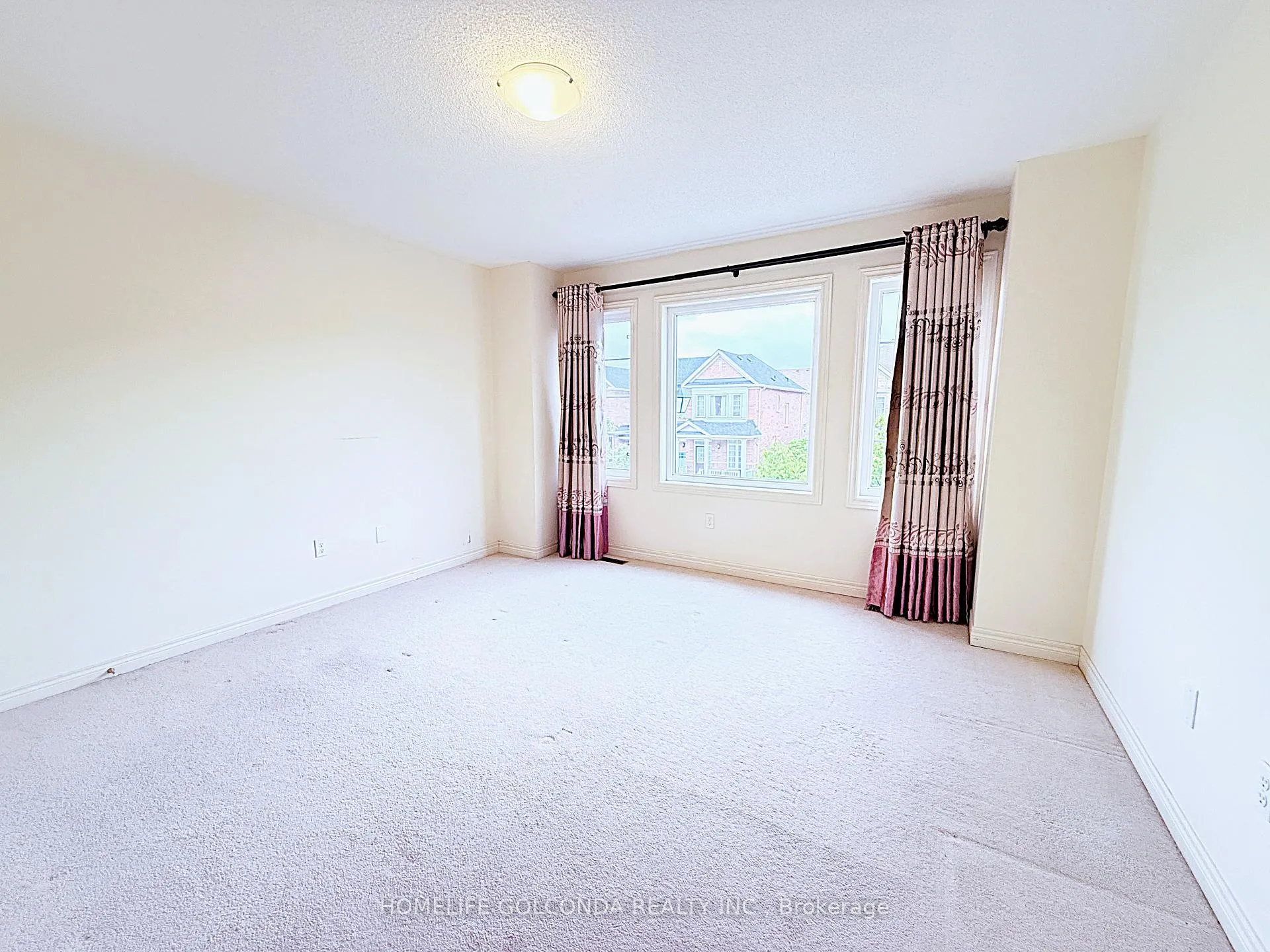Photo 16 of 21 Chokecherry Crescent, Markham, Wismer — HOMEH