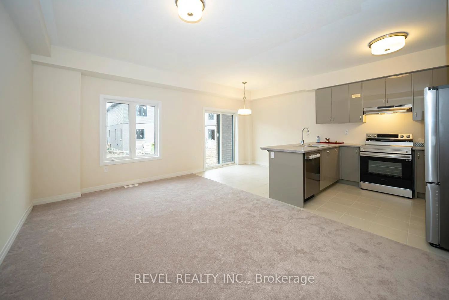 Photo 6 of 31 Wakeling Drive, Brantford — HOMEH