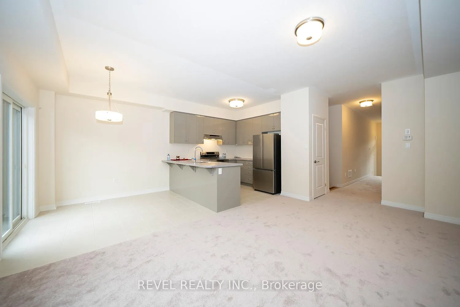 Photo 8 of 31 Wakeling Drive, Brantford — HOMEH