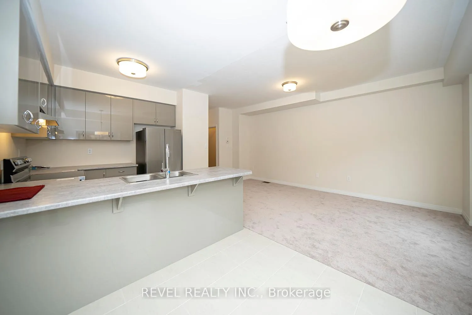 Photo 10 of 31 Wakeling Drive, Brantford — HOMEH