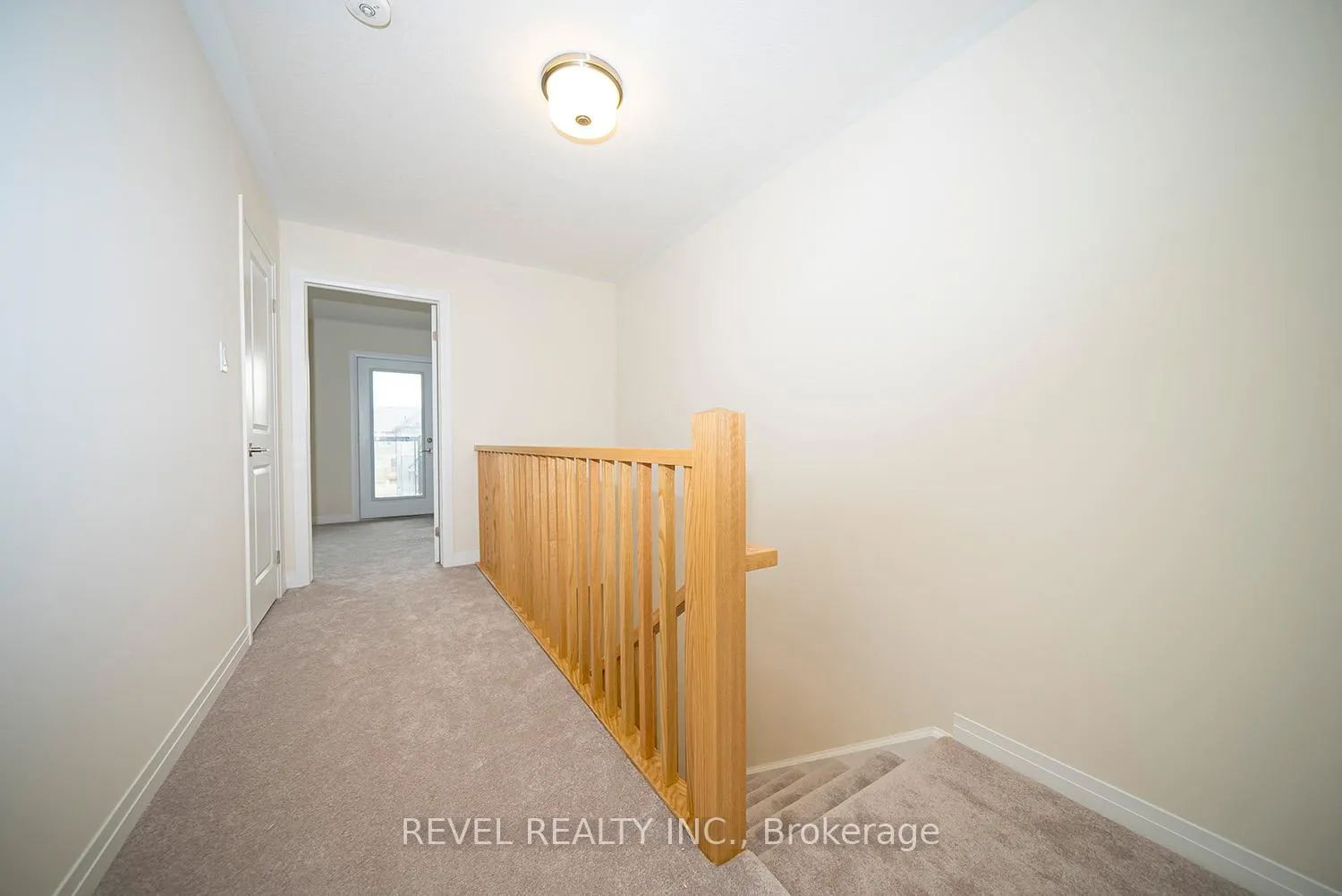 Photo 15 of 31 Wakeling Drive, Brantford — HOMEH