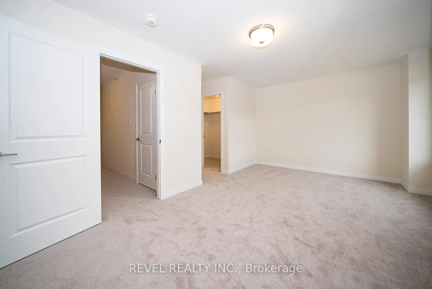 Photo 20 of 31 Wakeling Drive, Brantford — HOMEH