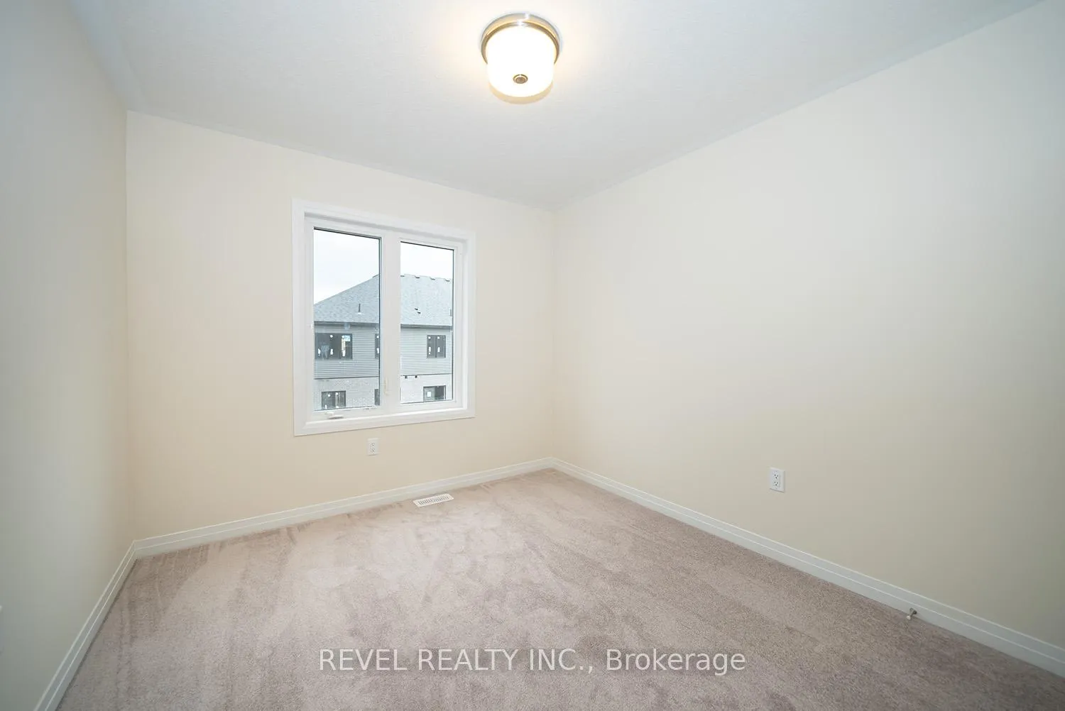 Photo 23 of 31 Wakeling Drive, Brantford — HOMEH