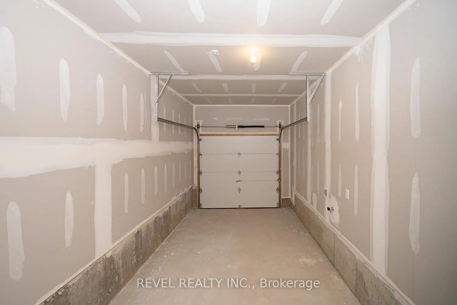 Photo 31 of 31 Wakeling Drive, Brantford — HOMEH