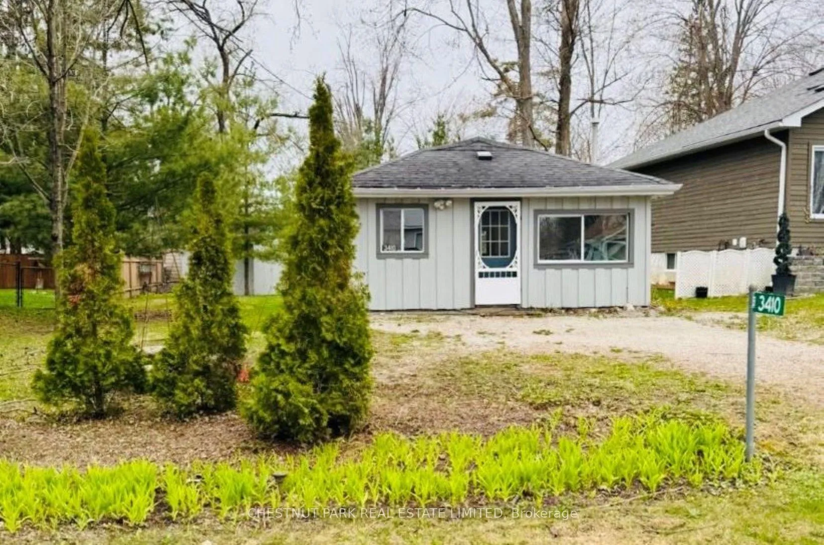 Front of 3410 Beachview Avenue
