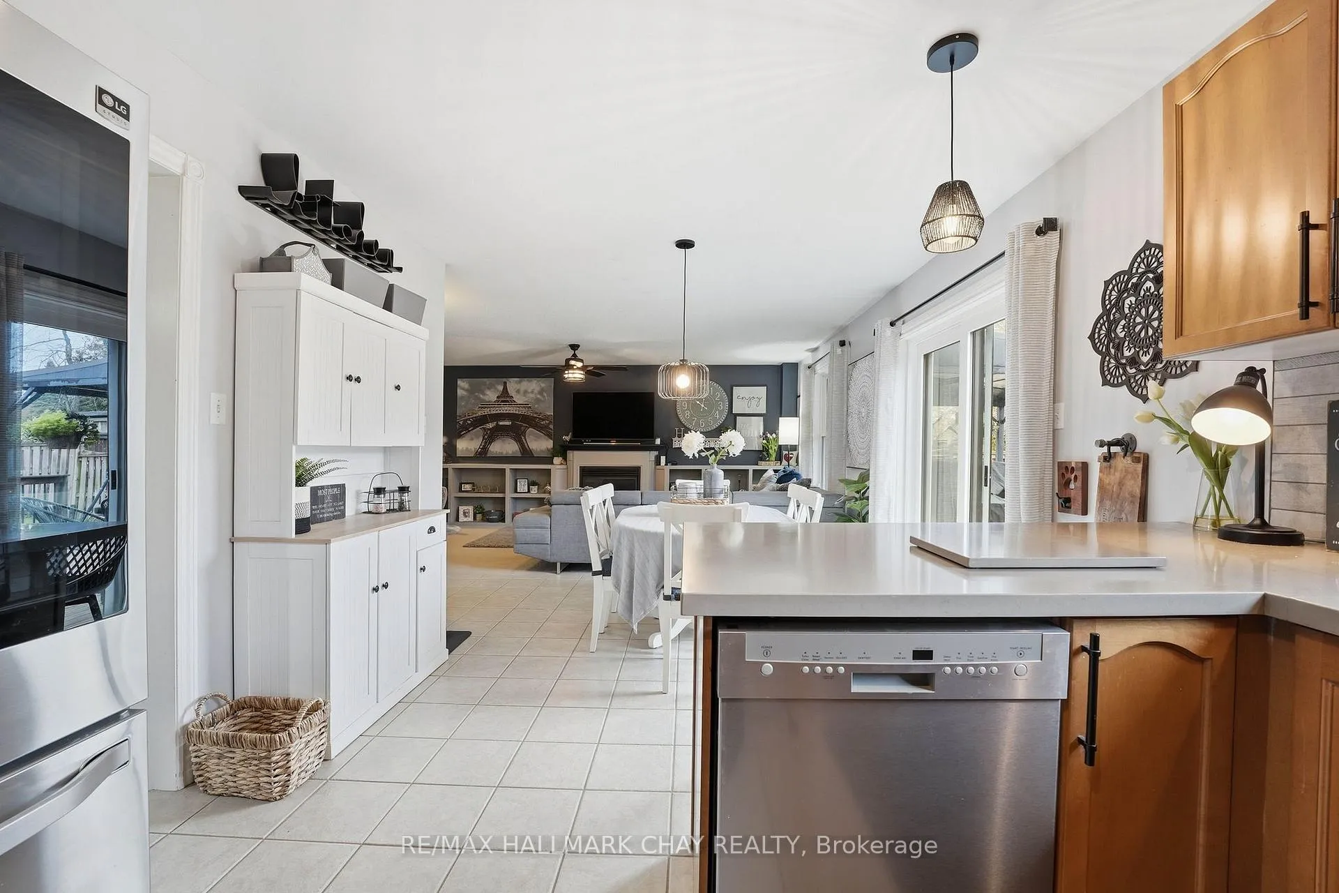 Photo 8 of 94 Ruffet Drive, Barrie, Edgehill Drive — HOMEH