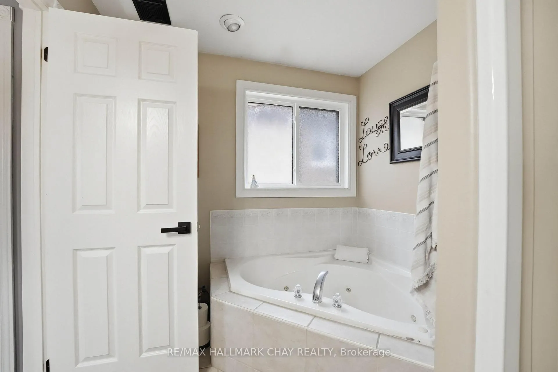 Photo 14 of 94 Ruffet Drive, Barrie, Edgehill Drive — HOMEH