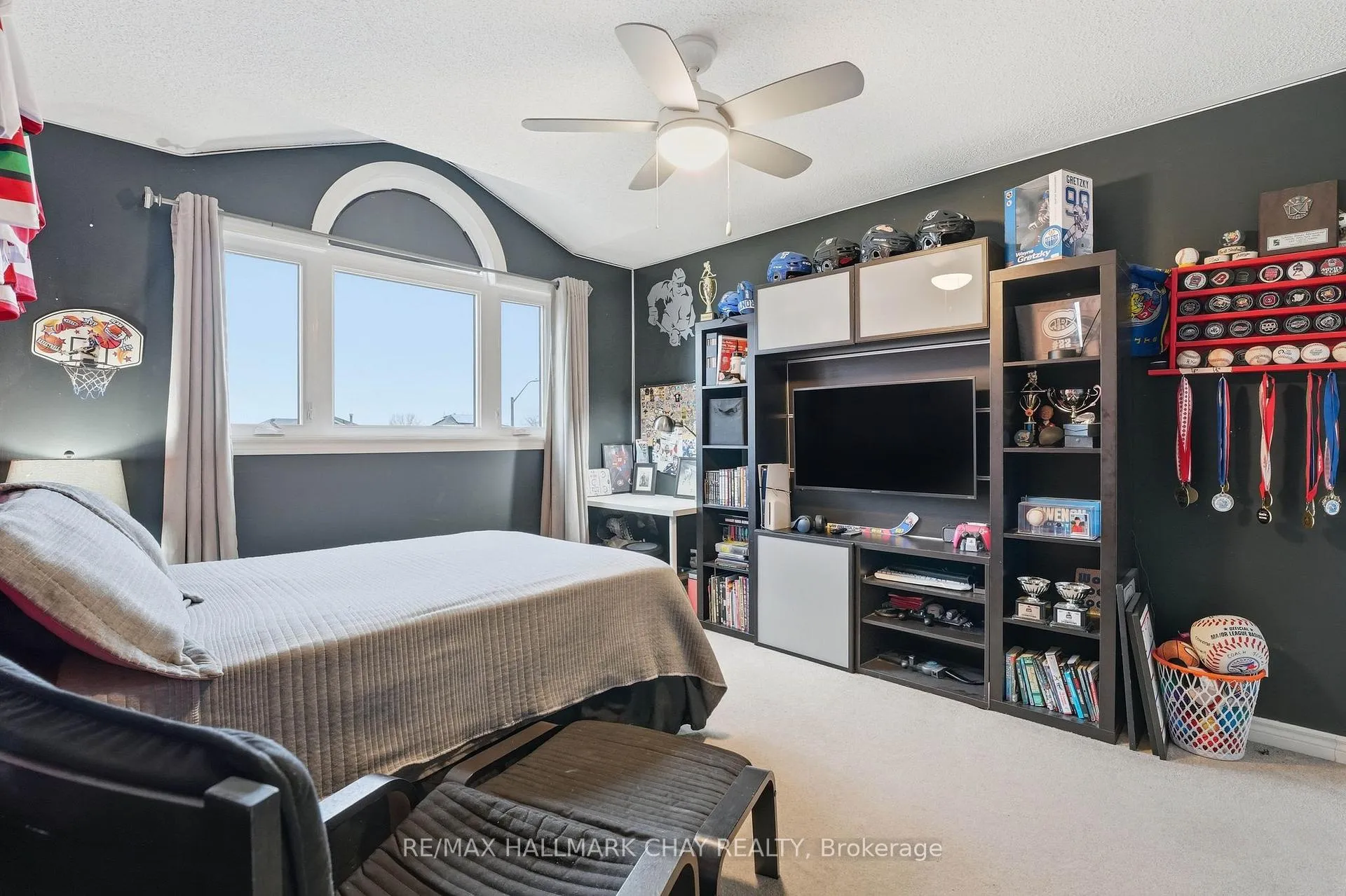 Photo 16 of 94 Ruffet Drive, Barrie, Edgehill Drive — HOMEH