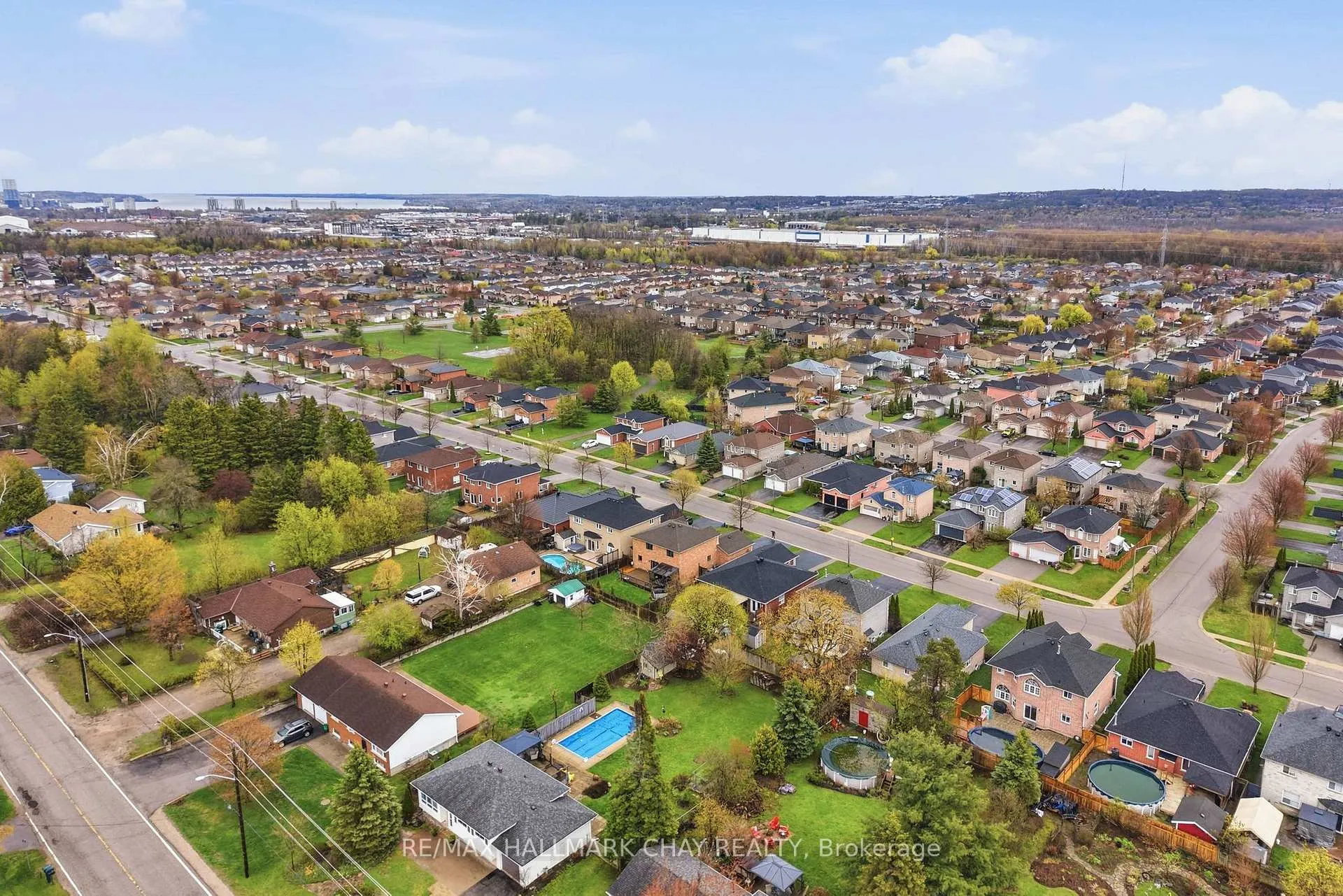 Photo 29 of 94 Ruffet Drive, Barrie, Edgehill Drive — HOMEH