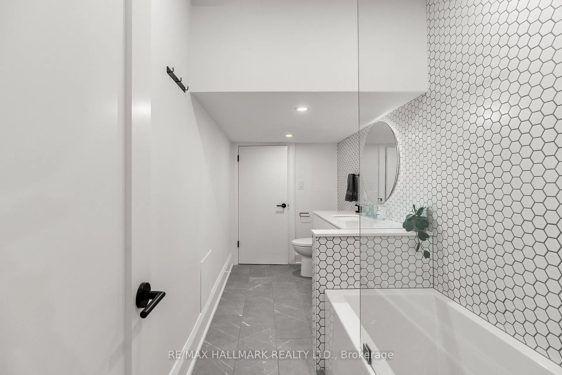Photo 15 of 12 Glenside Avenue, Toronto, Greenwood-Coxwell — HOMEH