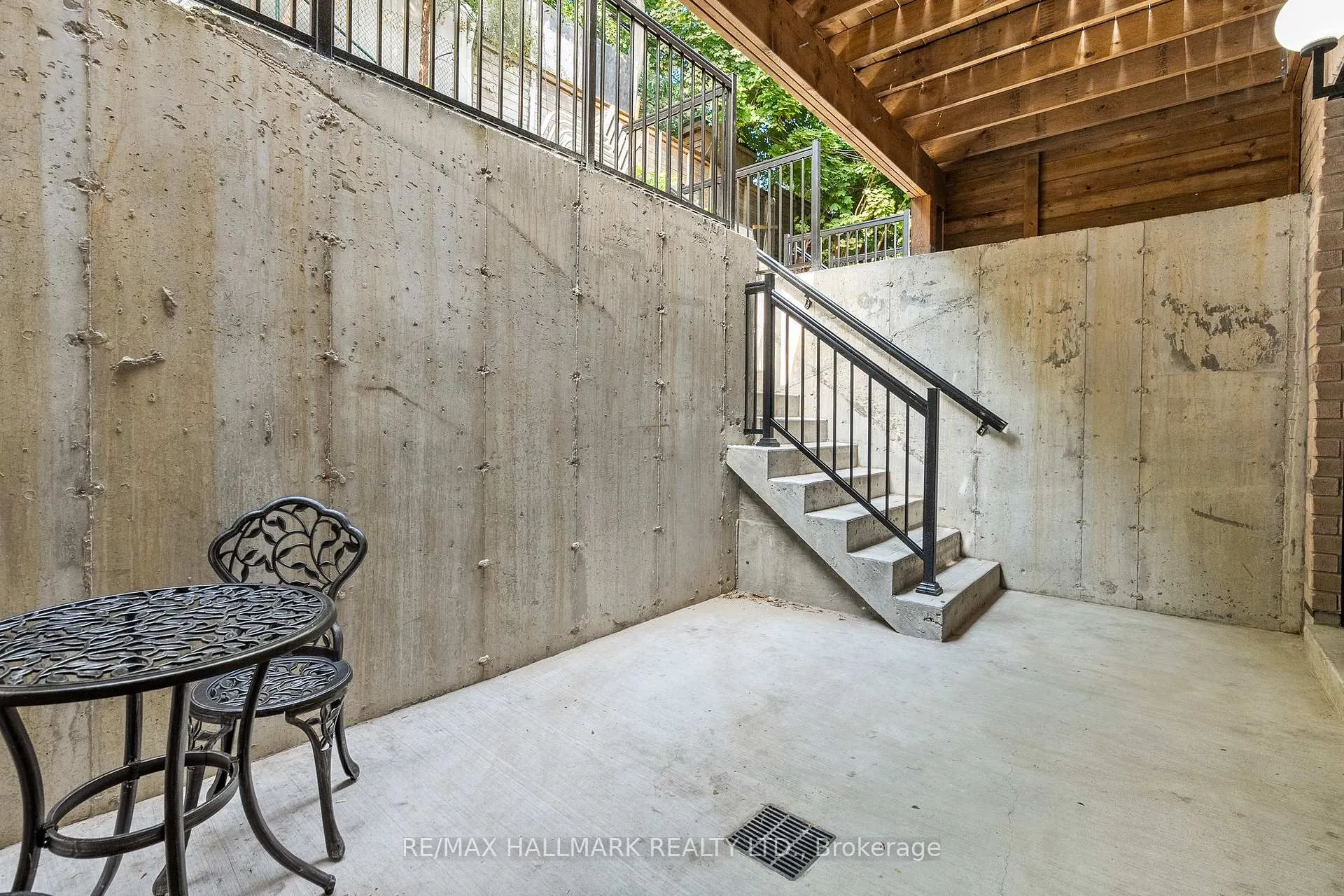 Photo 20 of 12 Glenside Avenue, Toronto, Greenwood-Coxwell — HOMEH