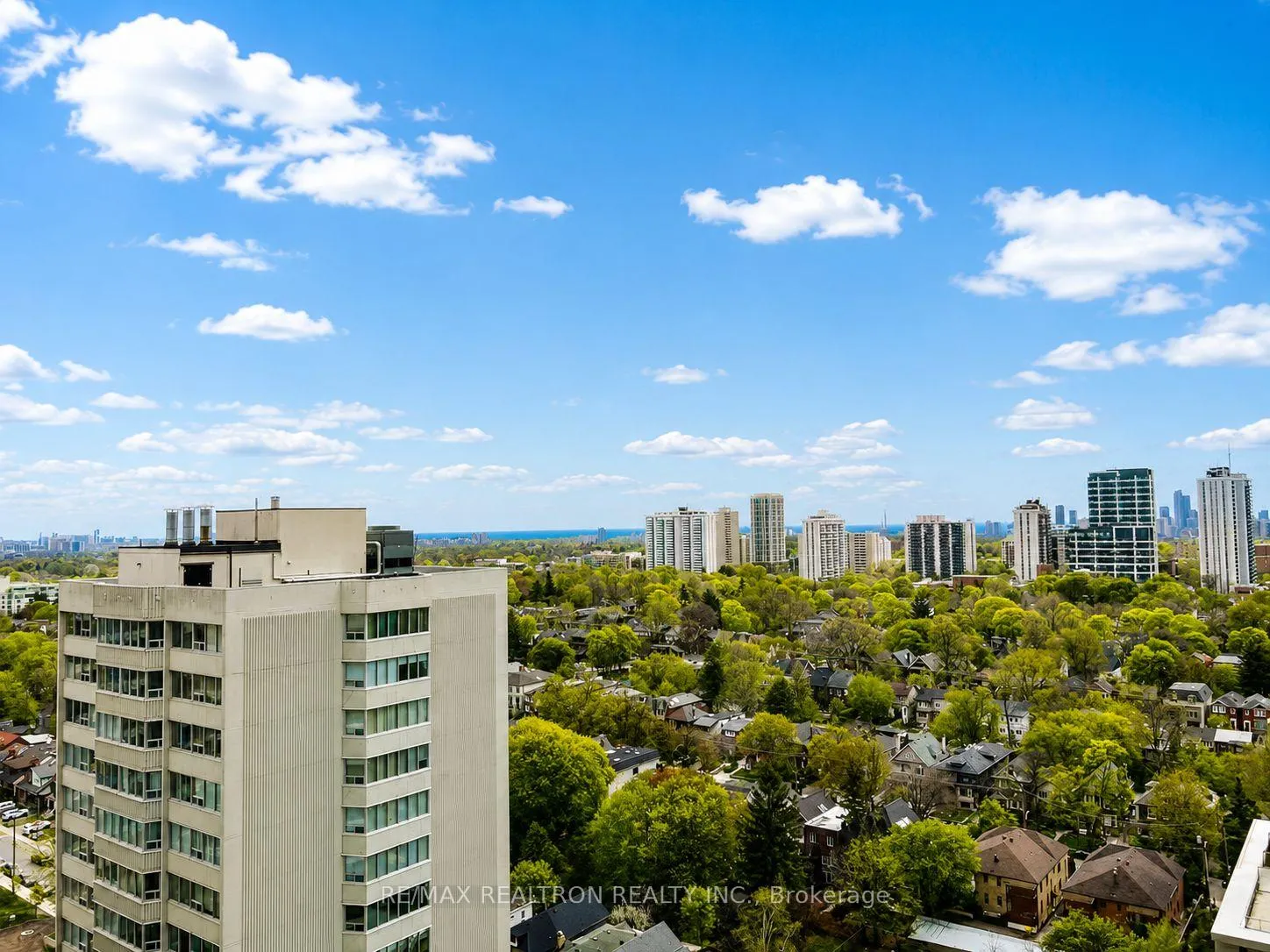 Photo 3 of Unit 2001, 2181 Yonge Street, Toronto, Mount Pleasant West — HOMEH