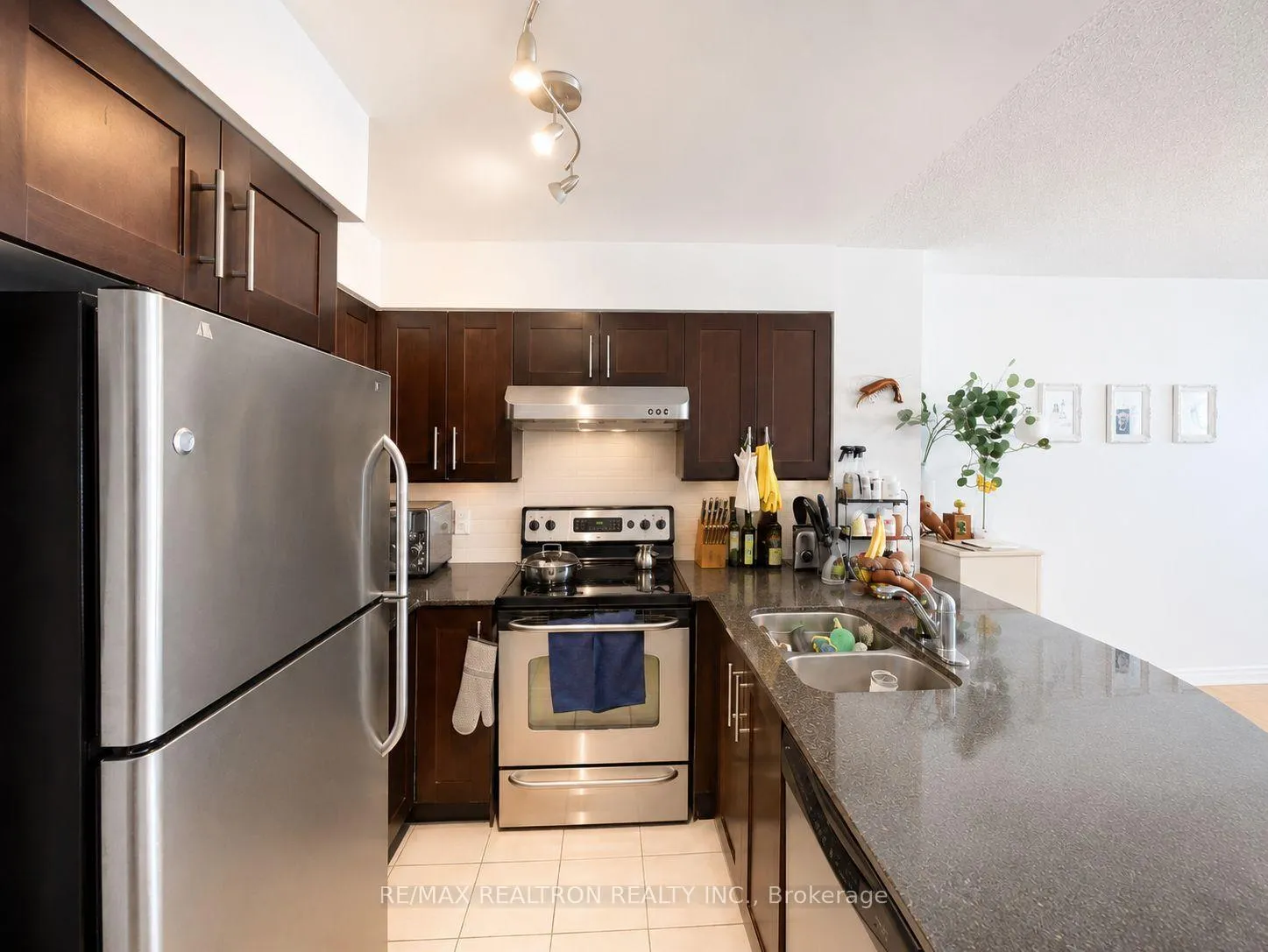 Photo 6 of Unit 2001, 2181 Yonge Street, Toronto, Mount Pleasant West — HOMEH