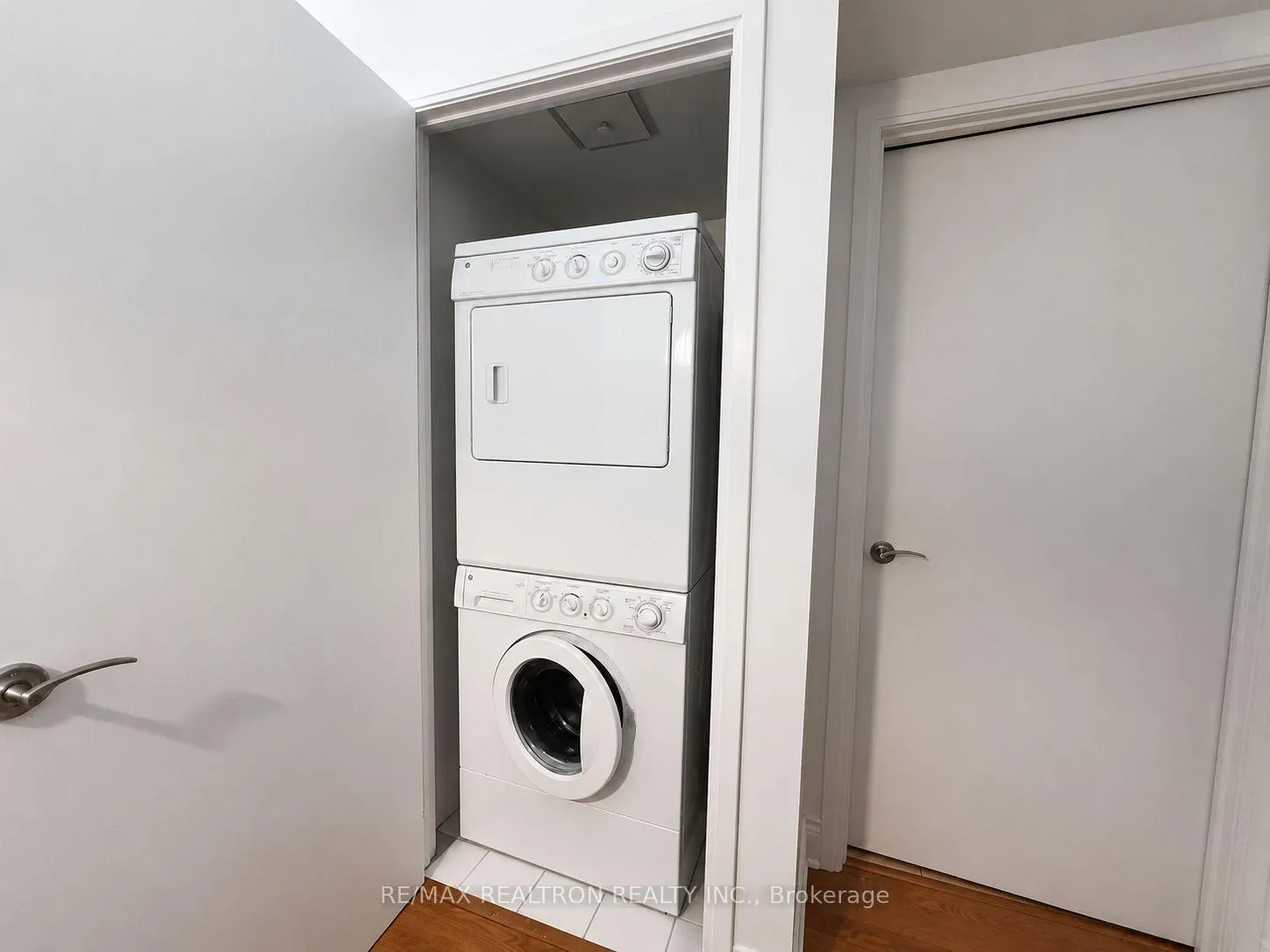 Photo 11 of Unit 2001, 2181 Yonge Street, Toronto, Mount Pleasant West — HOMEH