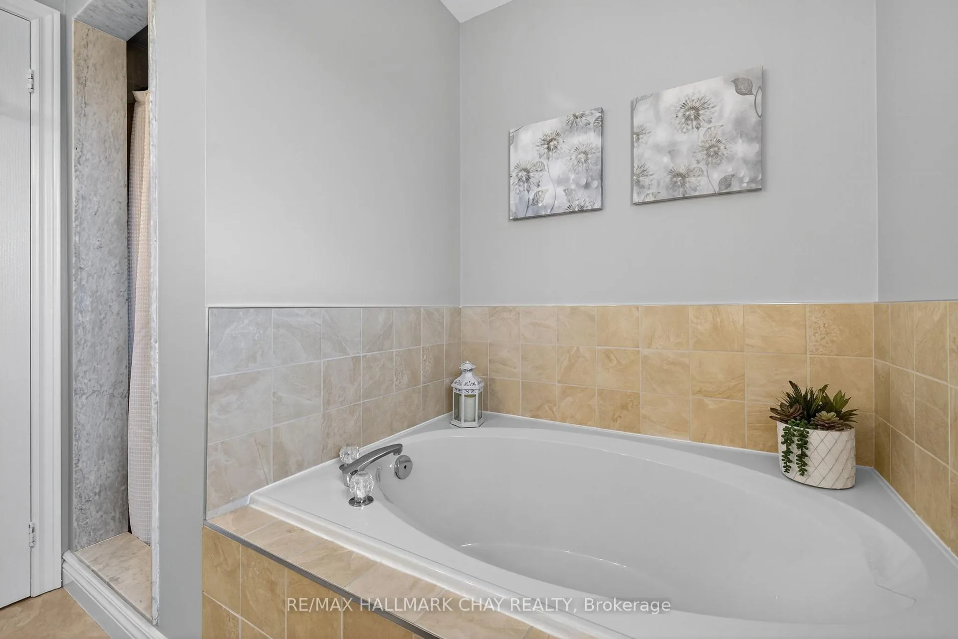 Photo 25 of 114 Sweetbriar Court, Pickering, Highbush — HOMEH
