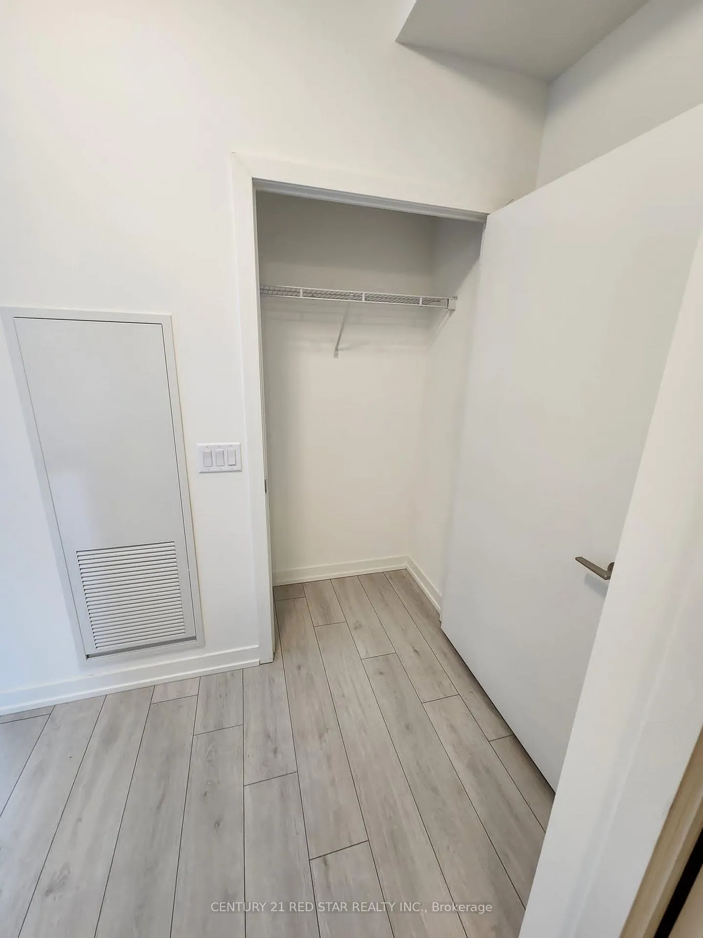 Photo 10 of Unit 601, 55 Duke Street W, Kitchener, City Commercial Core — HOMEH