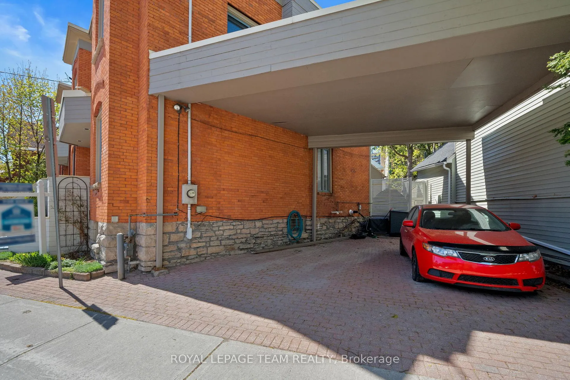Photo 4 of 27 Gilmour Street, Ottawa, Ottawa Centre/Golden Triangle — HOMEH