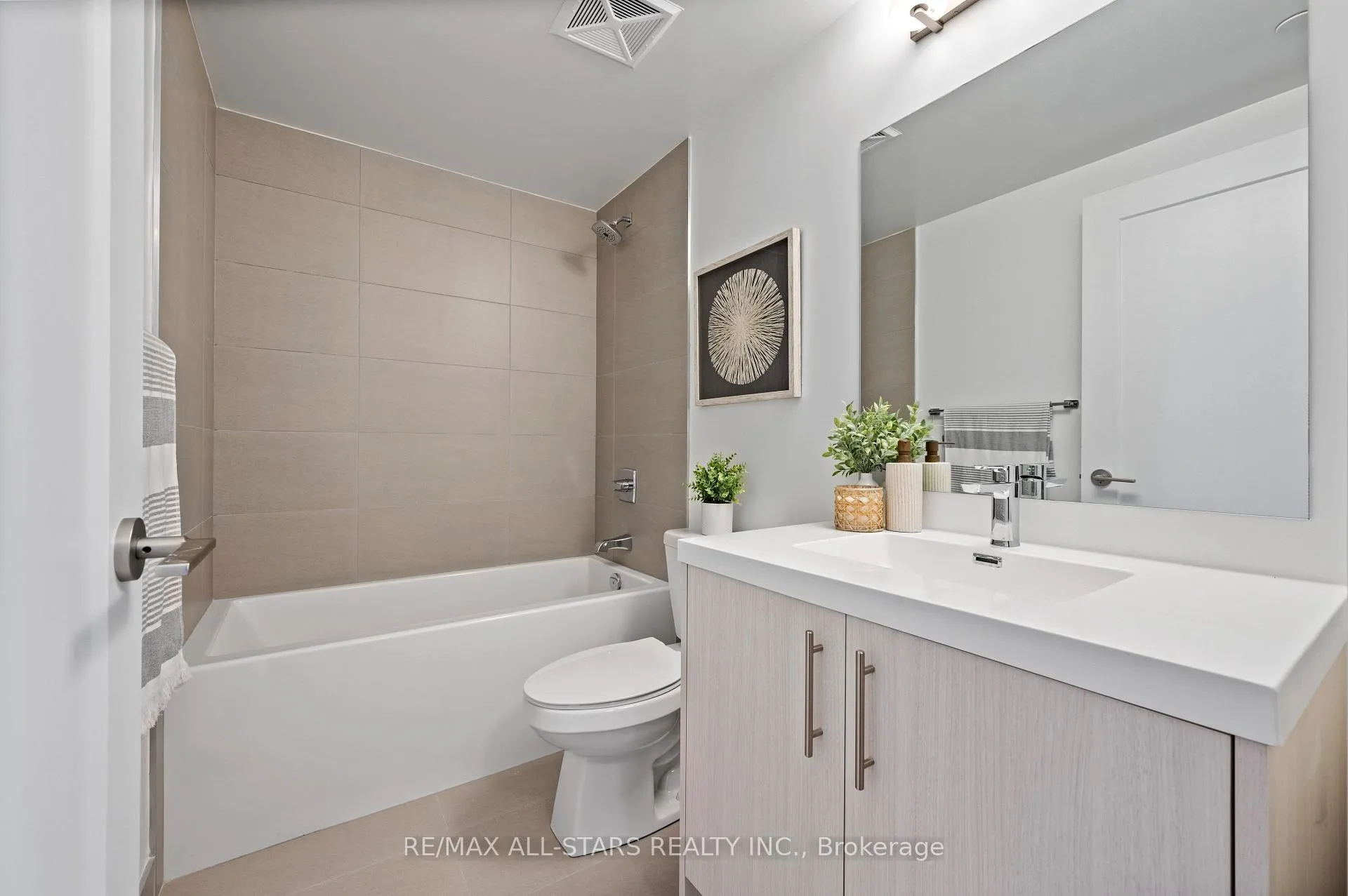 Photo 31 of Unit 2301, 286 Main Street, Toronto, East End-Danforth — HOMEH