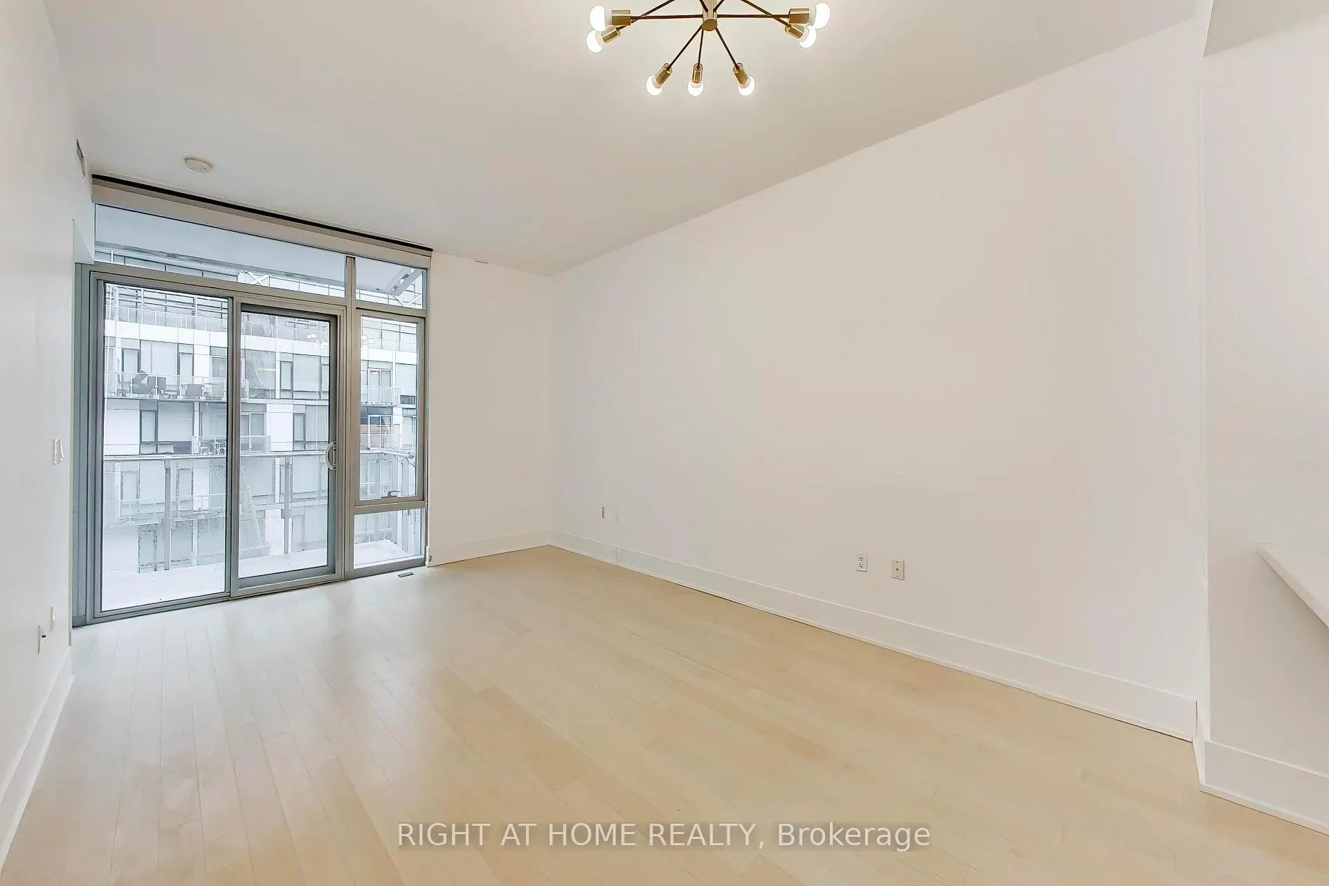 Photo 16 of Unit 918, 39 Queens Quay E, Toronto, Waterfront Communities — HOMEH