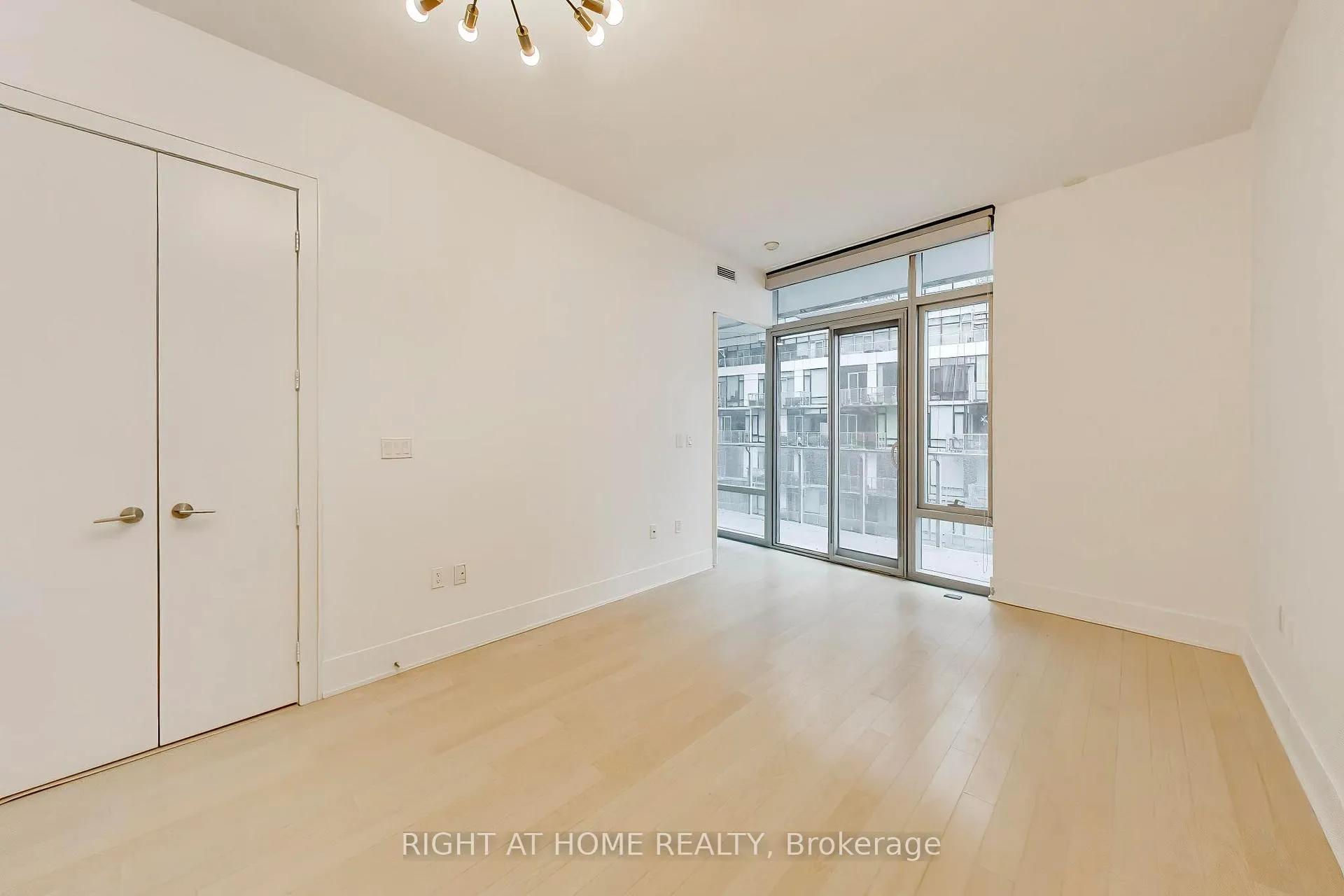 Photo 17 of Unit 918, 39 Queens Quay E, Toronto, Waterfront Communities — HOMEH