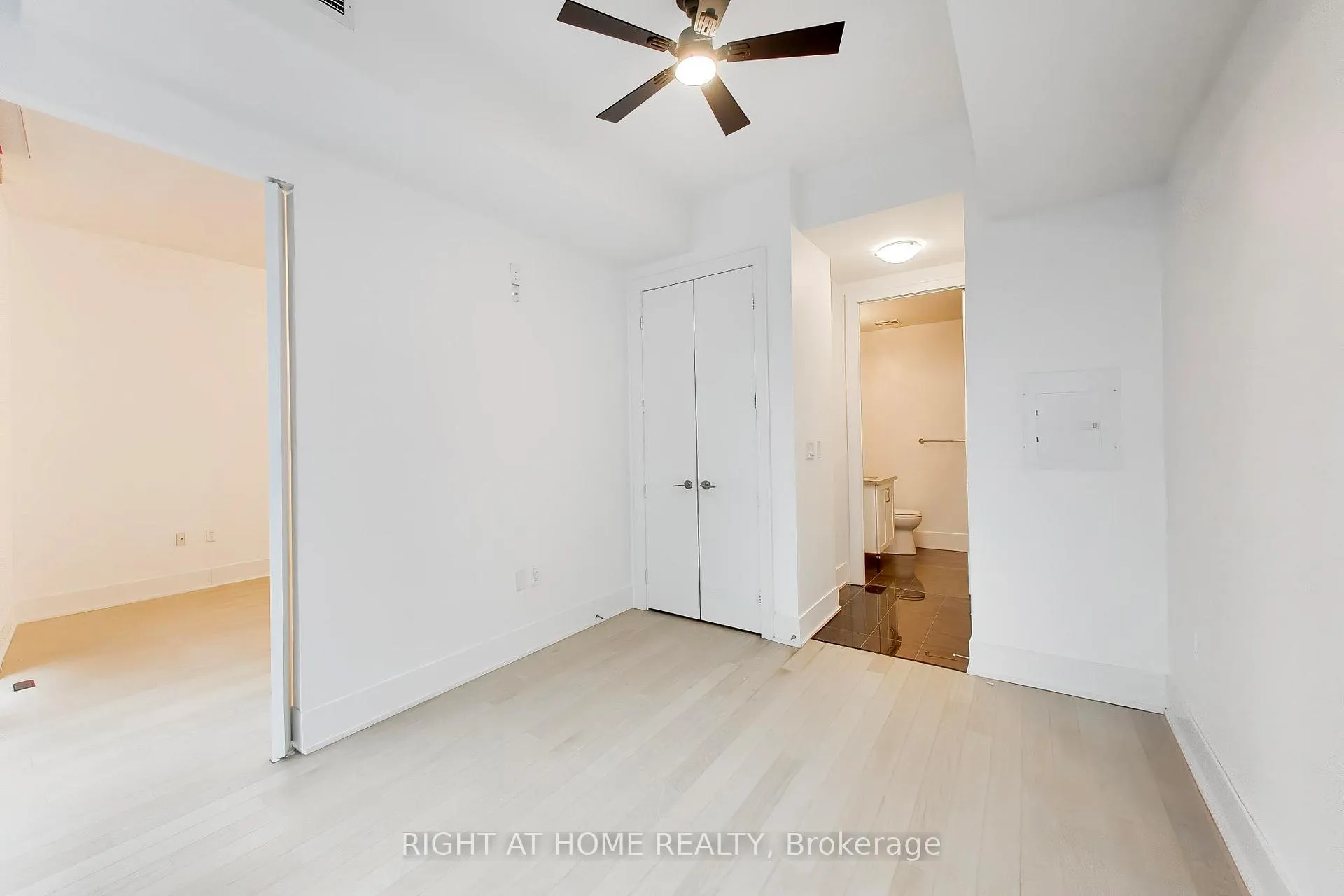 Photo 18 of Unit 918, 39 Queens Quay E, Toronto, Waterfront Communities — HOMEH