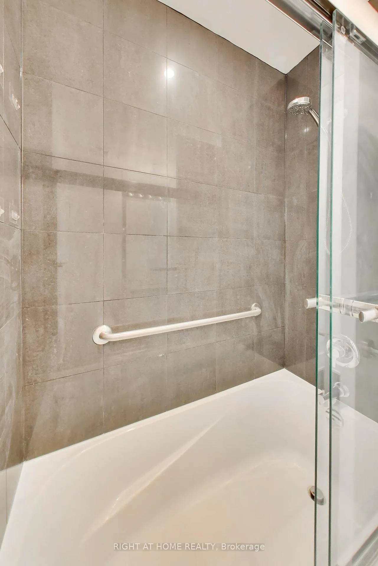 Photo 21 of Unit 918, 39 Queens Quay E, Toronto, Waterfront Communities — HOMEH