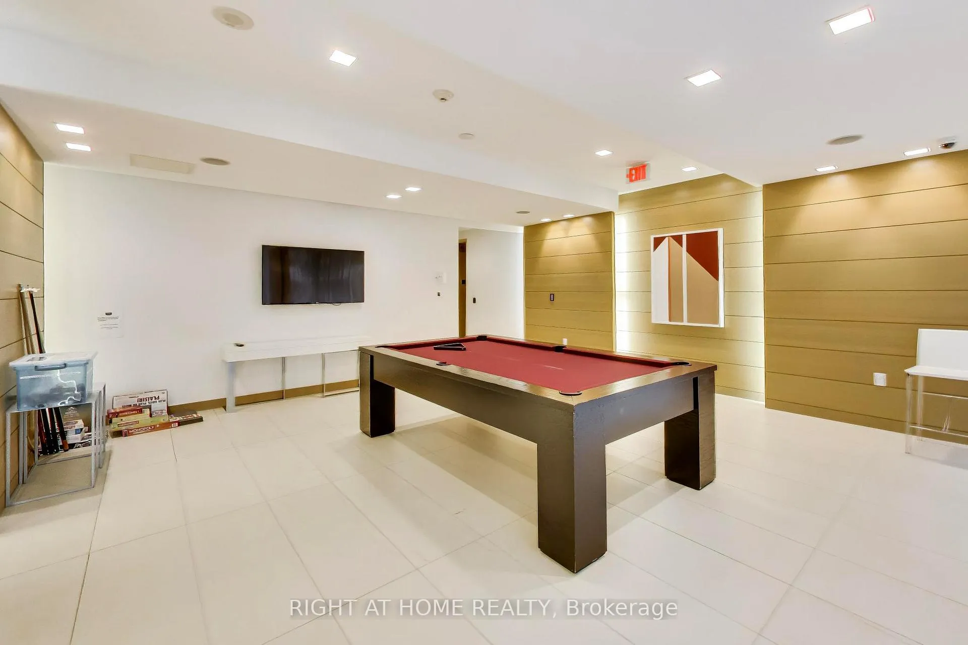 Photo 33 of Unit 918, 39 Queens Quay E, Toronto, Waterfront Communities — HOMEH