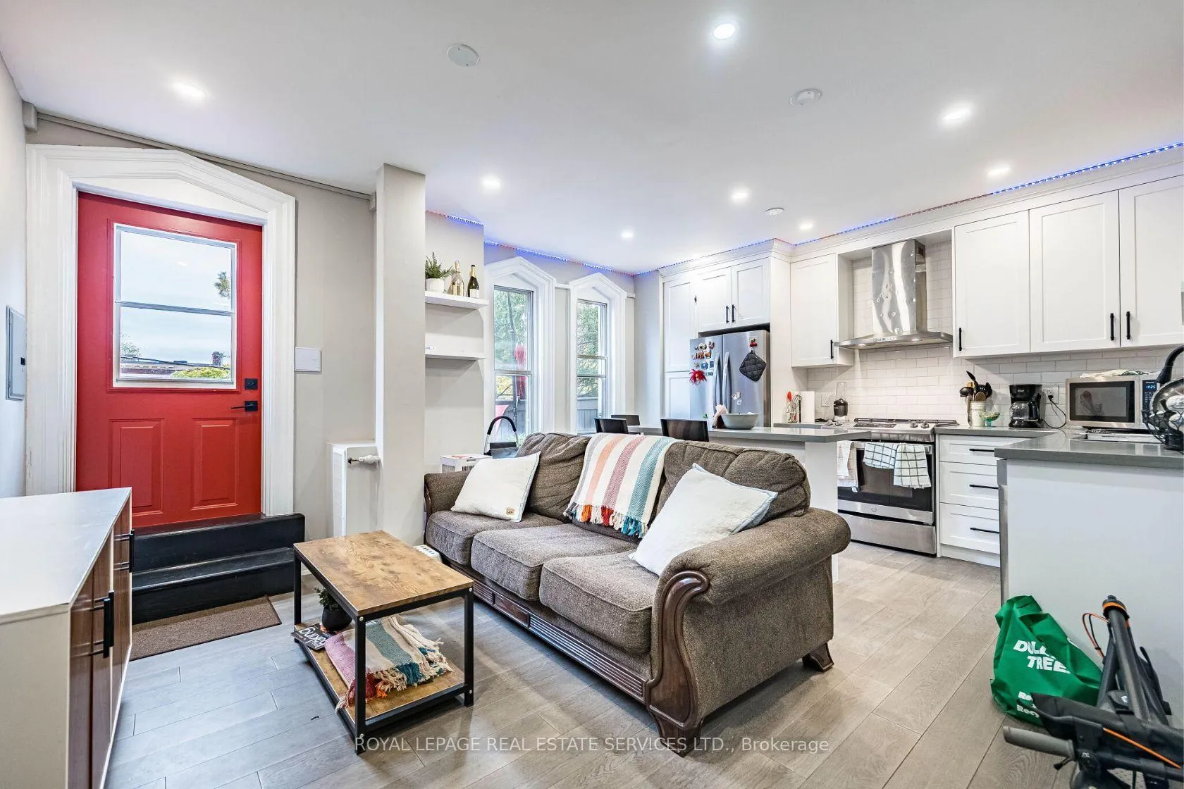 Photo 2 of 294 Gerrard Street E, Toronto, Moss Park — HOMEH
