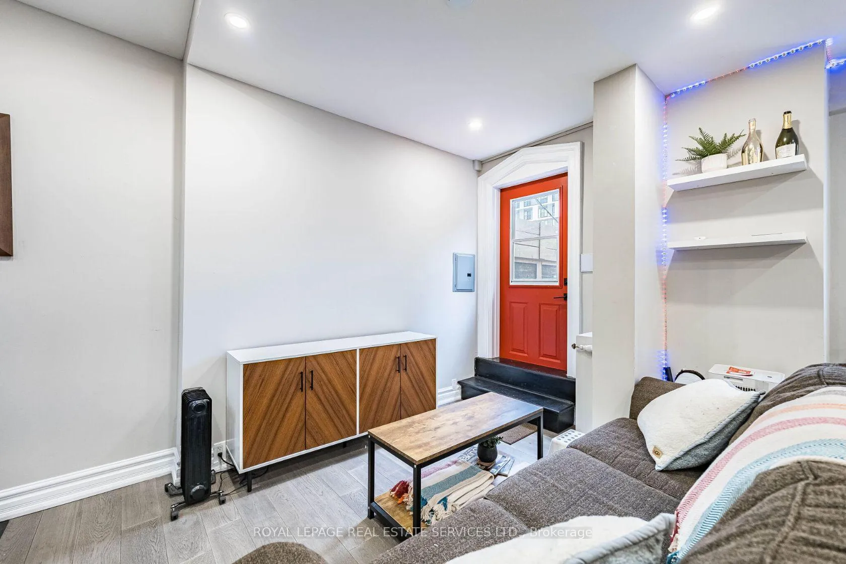 Photo 3 of 294 Gerrard Street E, Toronto, Moss Park — HOMEH