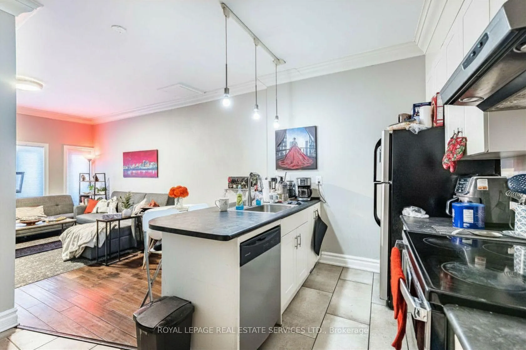 Photo 10 of 294 Gerrard Street E, Toronto, Moss Park — HOMEH
