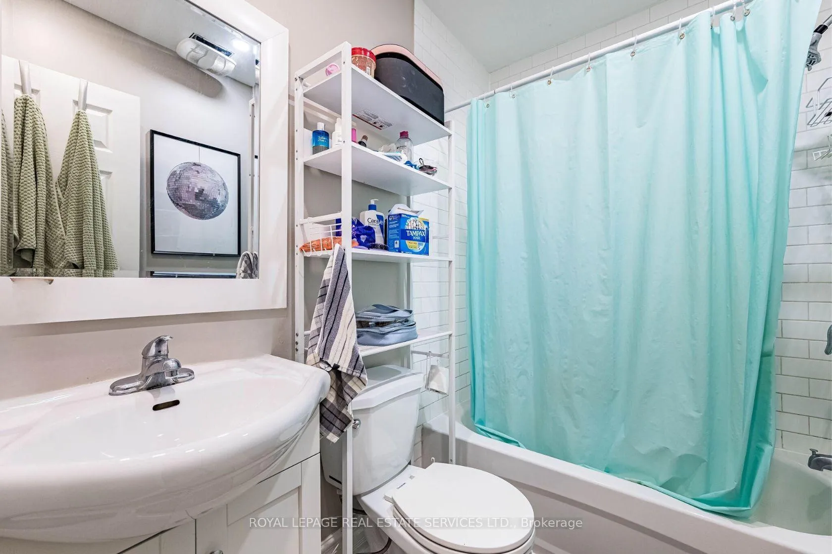 Photo 19 of 294 Gerrard Street E, Toronto, Moss Park — HOMEH