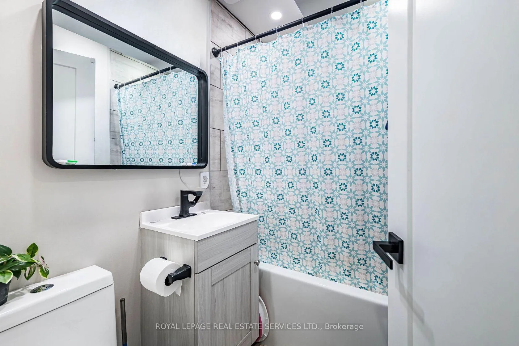 Photo 41 of 294 Gerrard Street E, Toronto, Moss Park — HOMEH