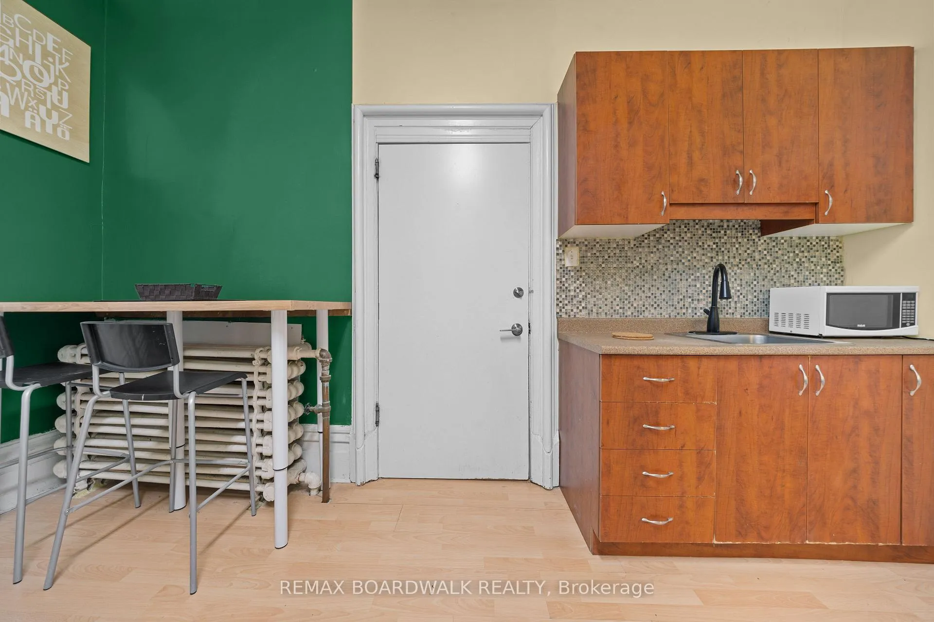 Photo 2 of Unit 2, 155 Stewart Street, Ottawa, Sandy Hill — HOMEH