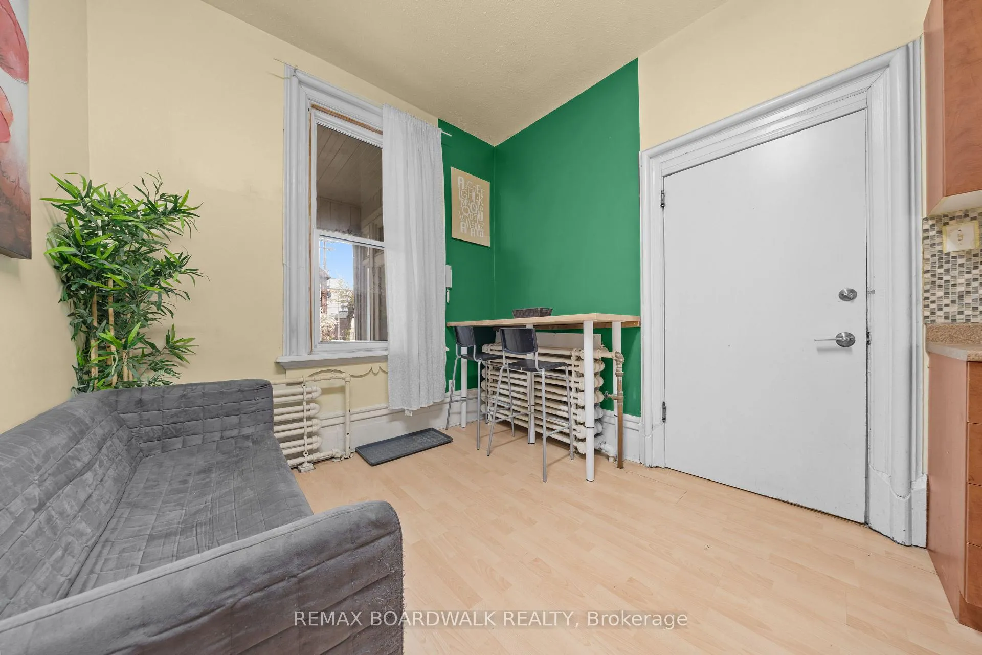 Photo 5 of Unit 2, 155 Stewart Street, Ottawa, Sandy Hill — HOMEH