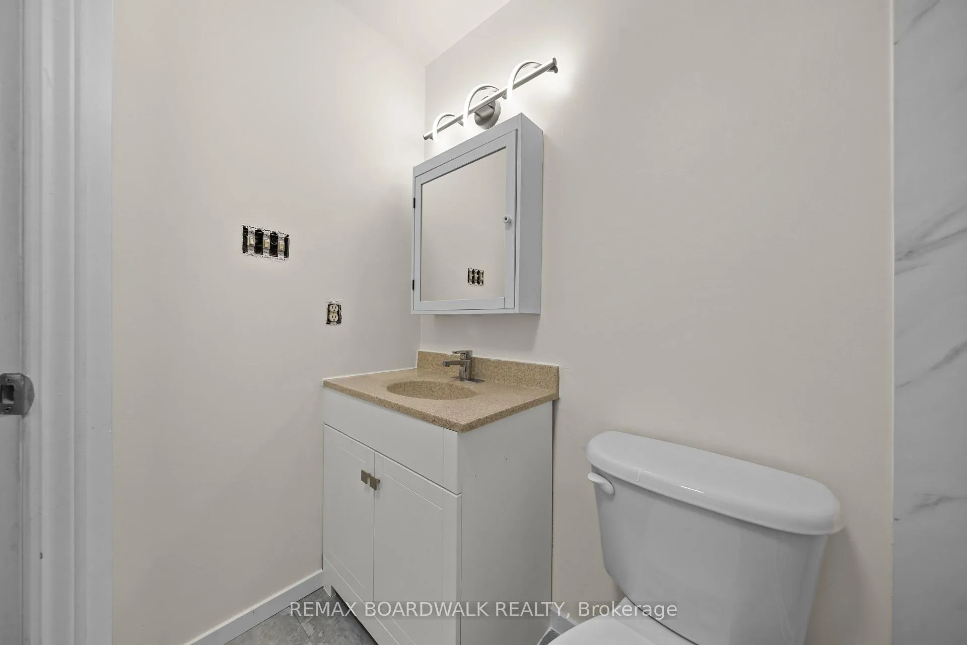 Photo 15 of Unit 2, 155 Stewart Street, Ottawa, Sandy Hill — HOMEH