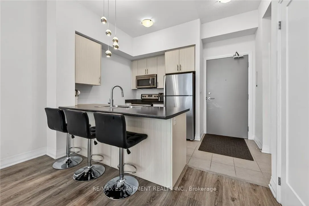 Photo 10 of Unit 516, 10 Concord Place, Grimsby, Grimsby Beach — HOMEH