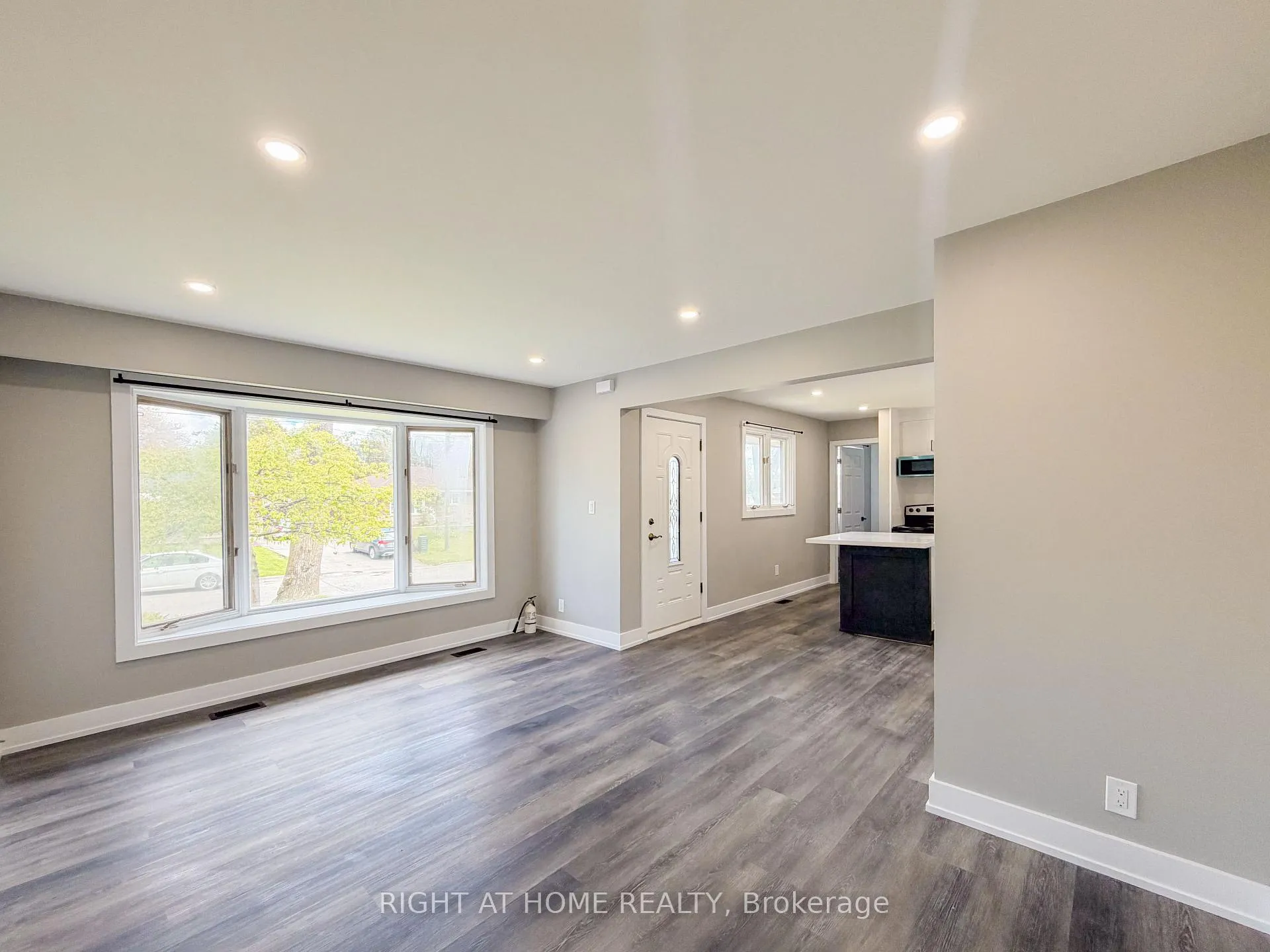 Photo 7 of Unit Upper, 298 Dover Street, Oshawa, Eastdale — HOMEH