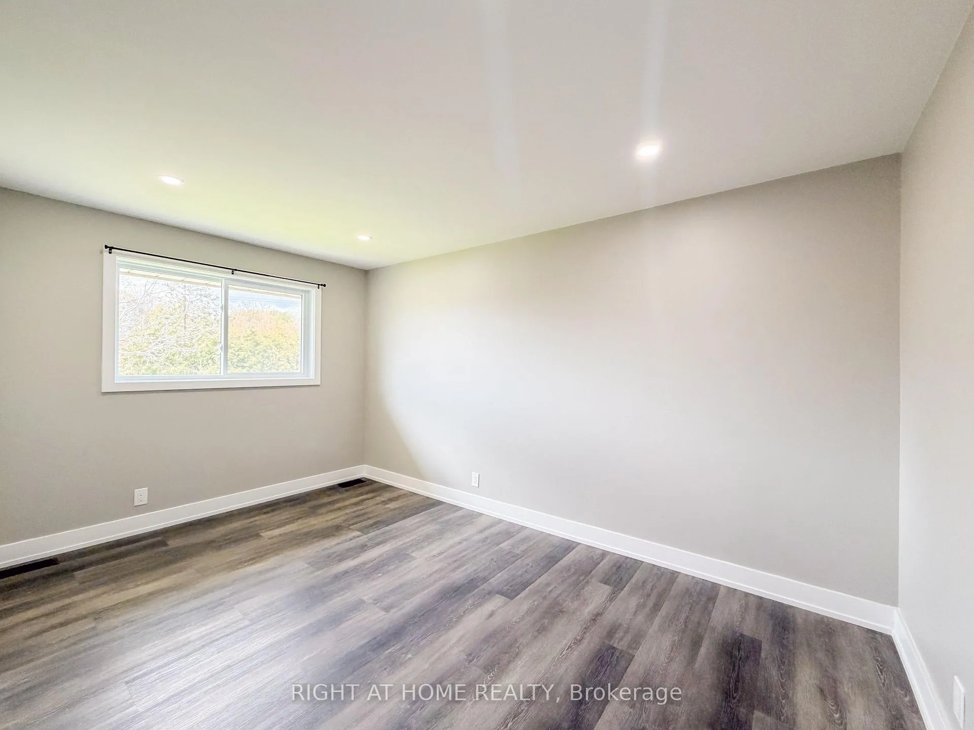 Photo 10 of Unit Upper, 298 Dover Street, Oshawa, Eastdale — HOMEH