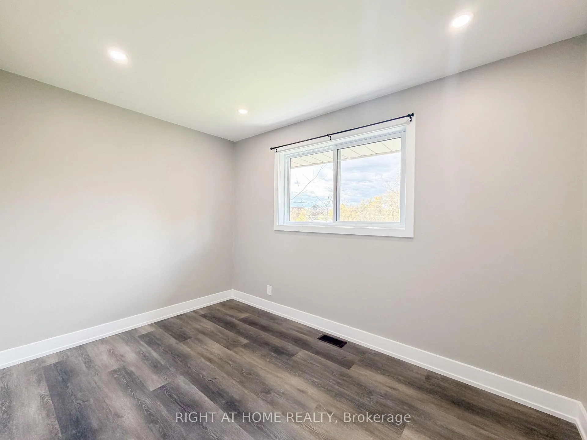 Photo 18 of Unit Upper, 298 Dover Street, Oshawa, Eastdale — HOMEH