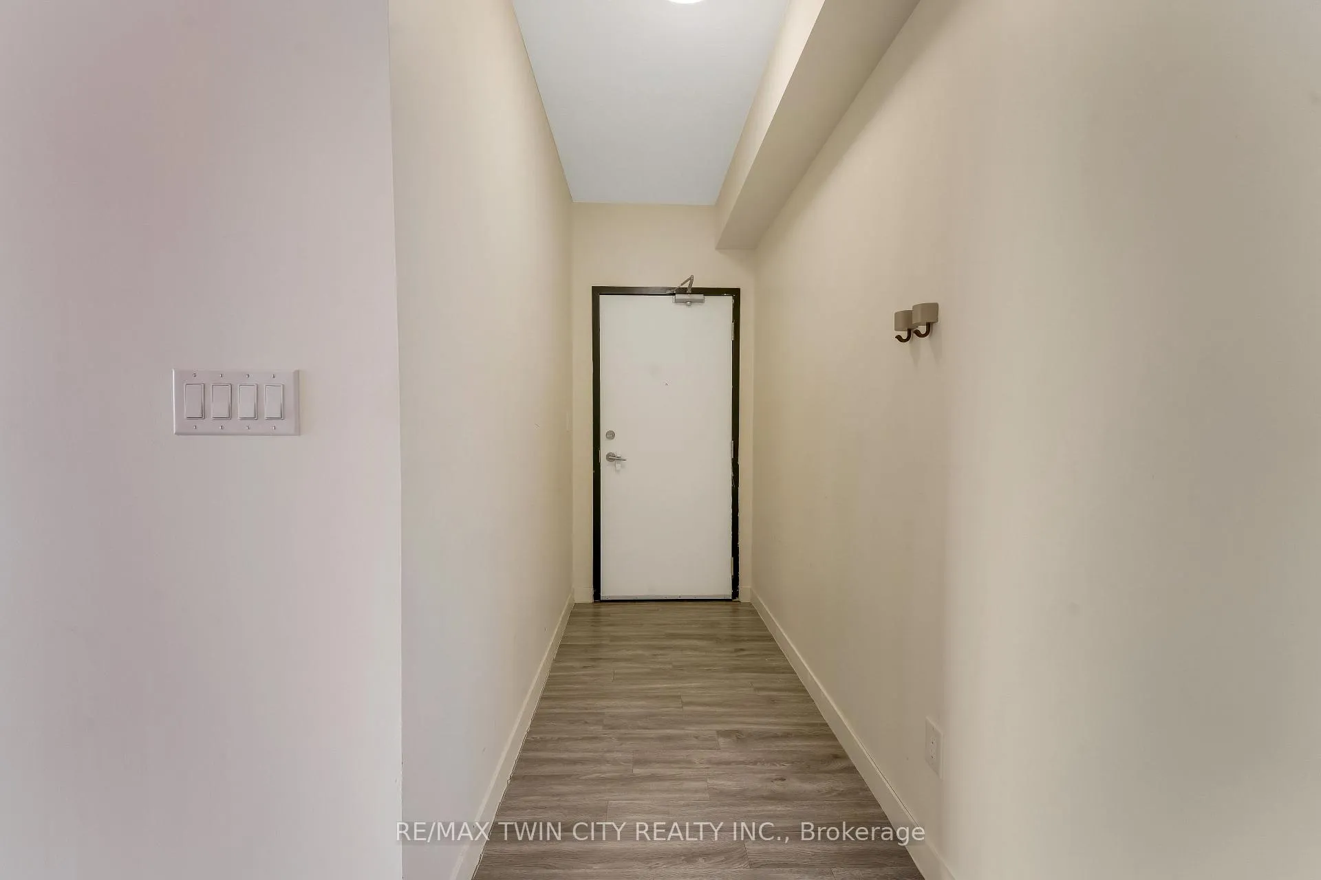 Photo 5 of Unit 904, 128 King Street N, Waterloo, Downtown Waterloo — HOMEH